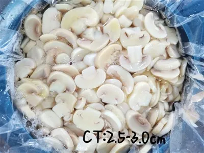 Jamur yang diawetkan dalam Cuka dalam Drum